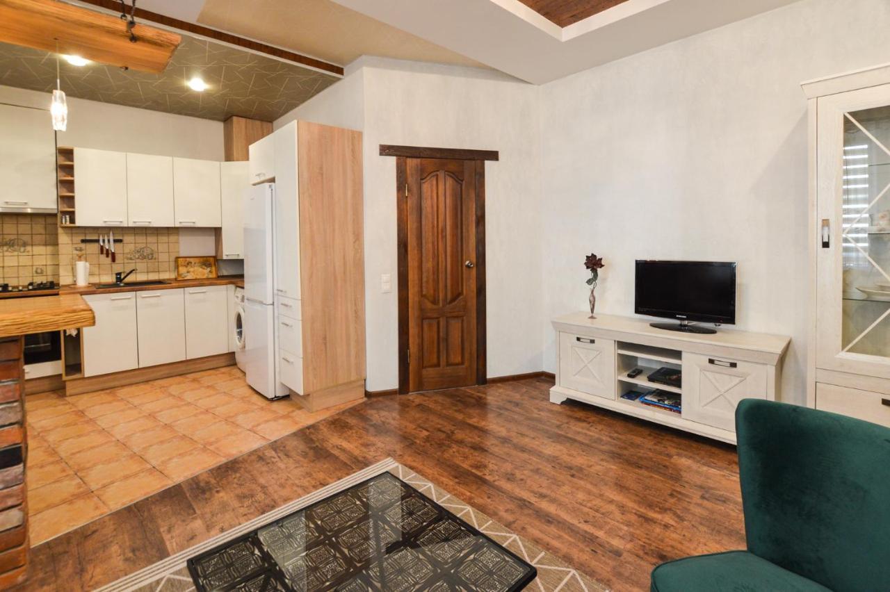 Courtyard Gallery Apartment With Free Parking Kaunas Dış mekan fotoğraf